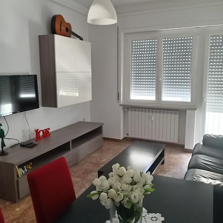 Love House - Apartment On The Beach Пескара Екстериор снимка