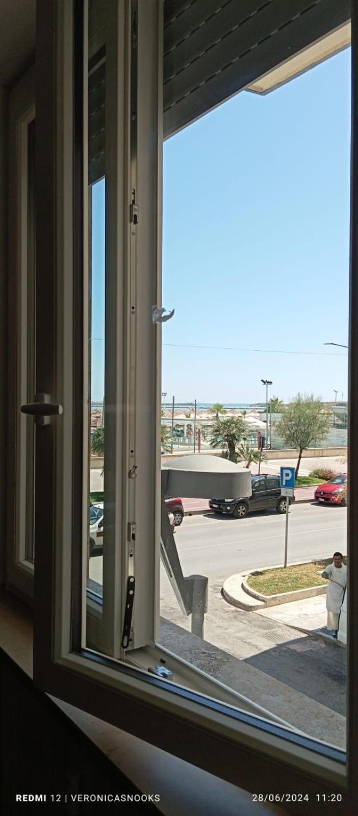 Love House - Apartment On The Beach Пескара Екстериор снимка